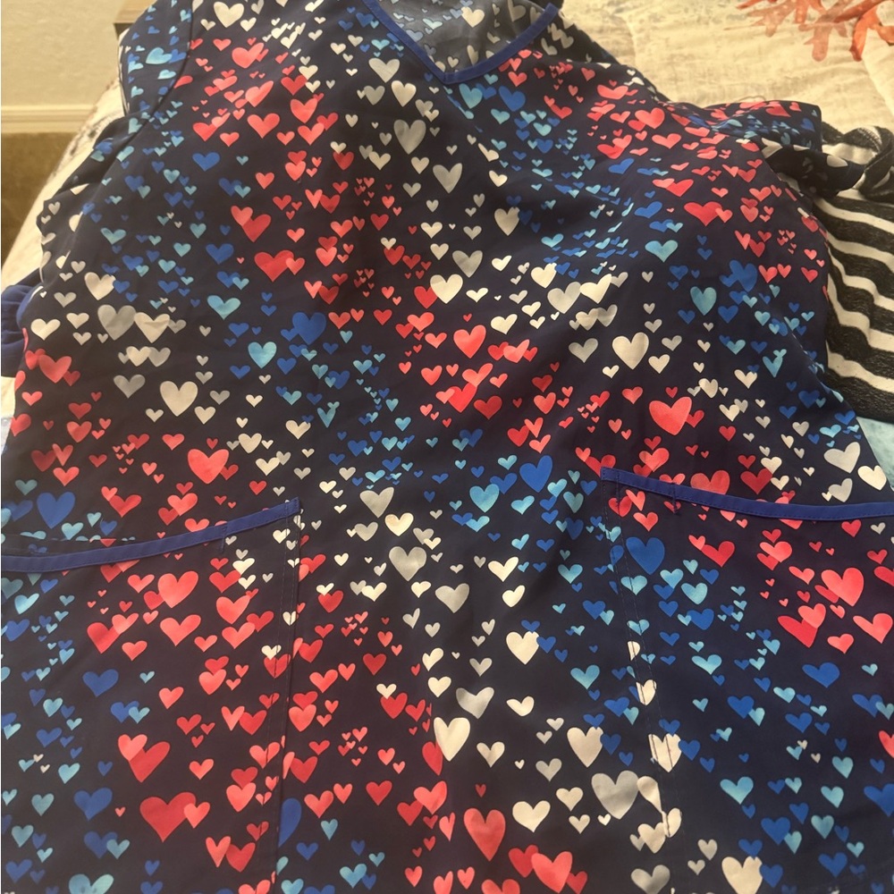 Scrub top - Picture 2 of 3